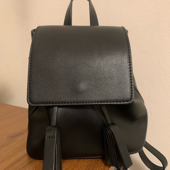 French connection backpack purse -black - Picture 11 of 12